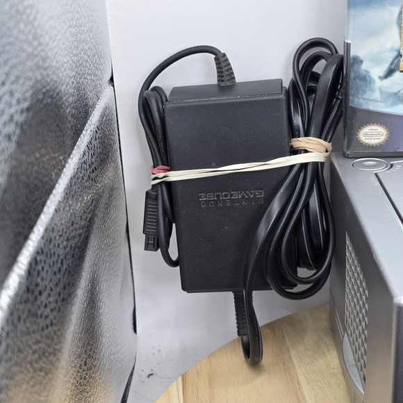 Nintendo GameCube Platinum Console DOL-101 Complete W/ 2 controllers/Mem Card - Picture 11 of 13